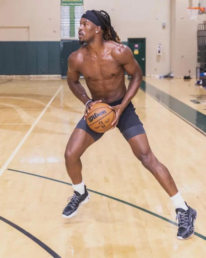 相比之下 相比之下