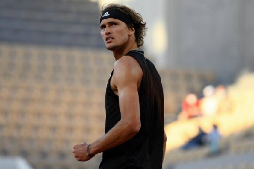 才不应该在 才不应该在